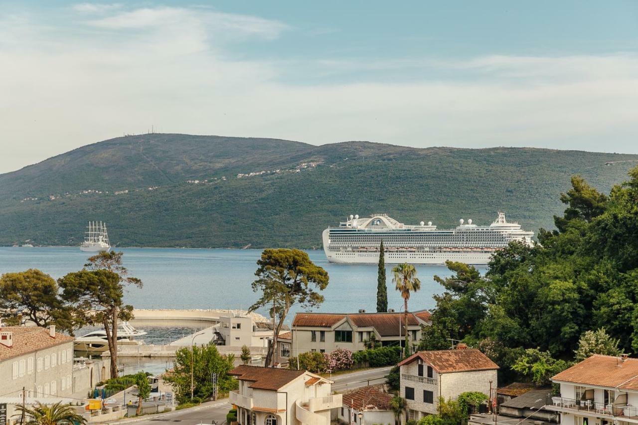 Centar Novi Hotel Herceg Novi Buitenkant foto